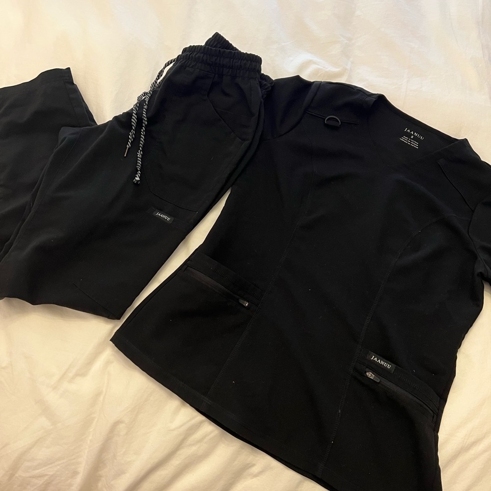 Jaanuu black scrub set
